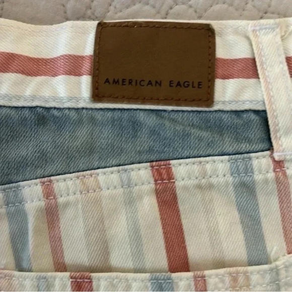AMERICA EAGLE MOM SHORTS Women’s Size 0 Frayed Hem - Picture 3 of 5